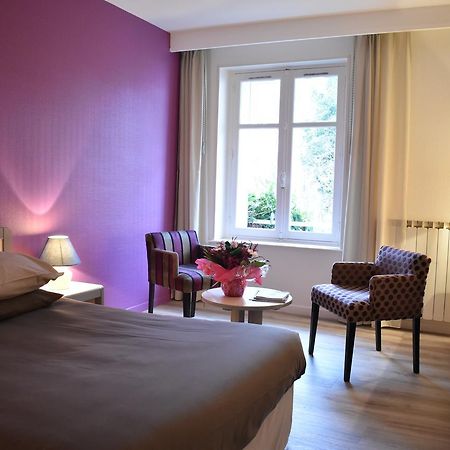 Logis Hotel Saint-Roch Pleumartin Exteriör bild