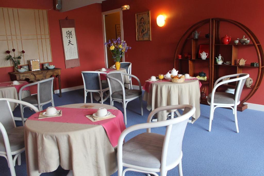 Logis Hotel Saint-Roch Pleumartin Exteriör bild
