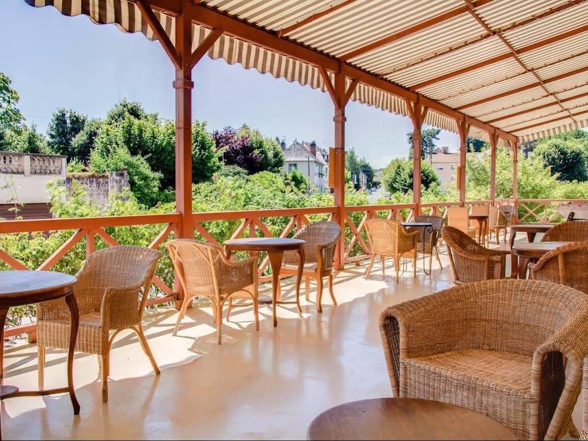 Logis Hotel Saint-Roch Pleumartin Exteriör bild