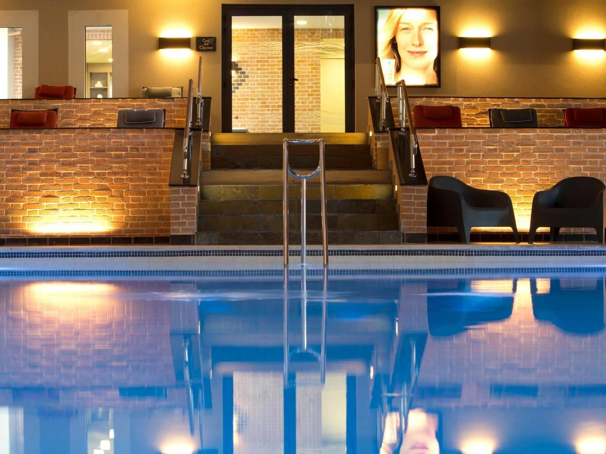 Logis Hotel Saint-Roch Pleumartin Exteriör bild