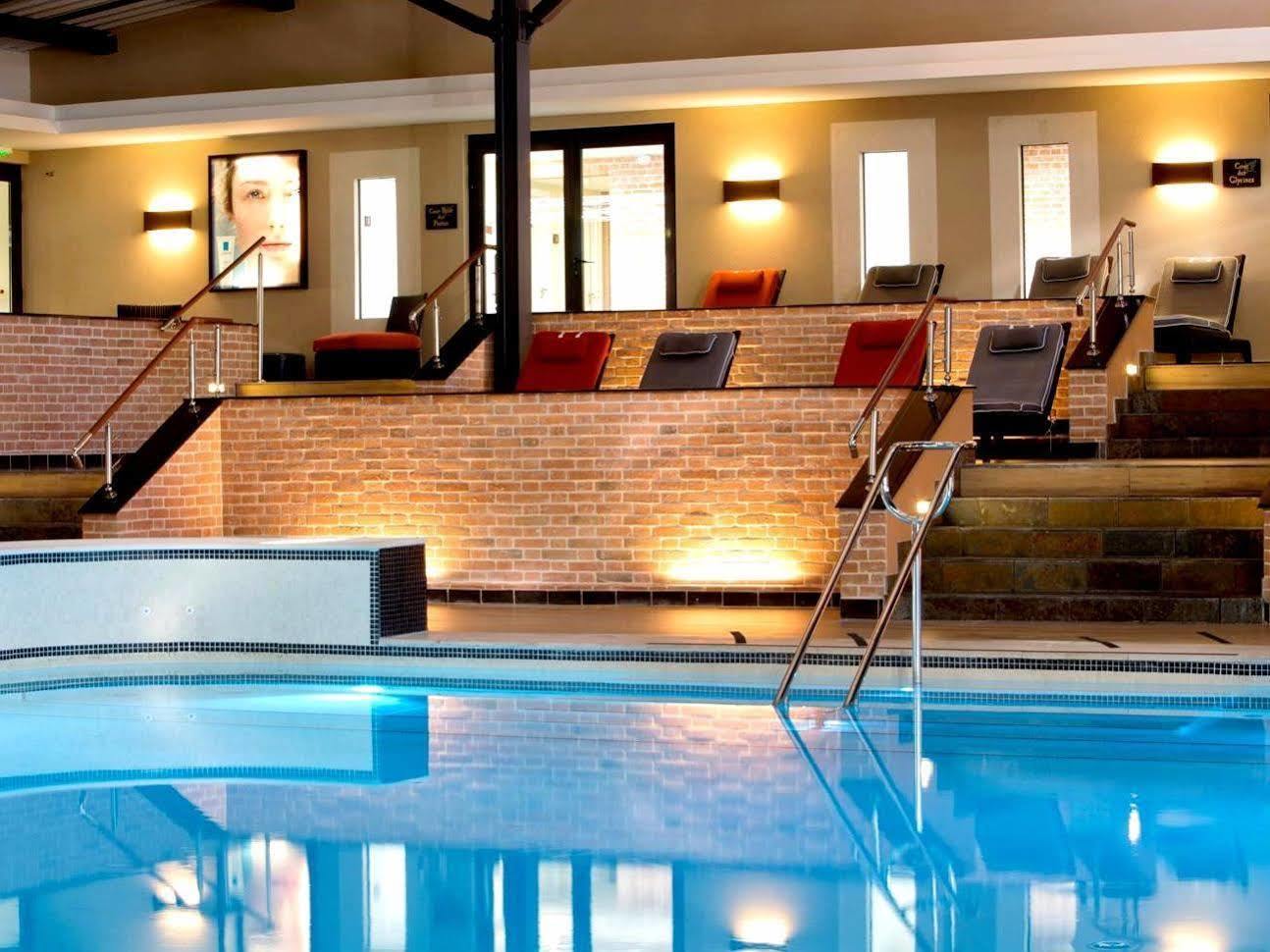 Logis Hotel Saint-Roch Pleumartin Exteriör bild